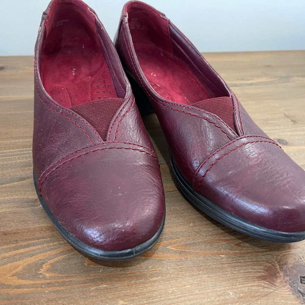 Ladies shoes by Easy Street